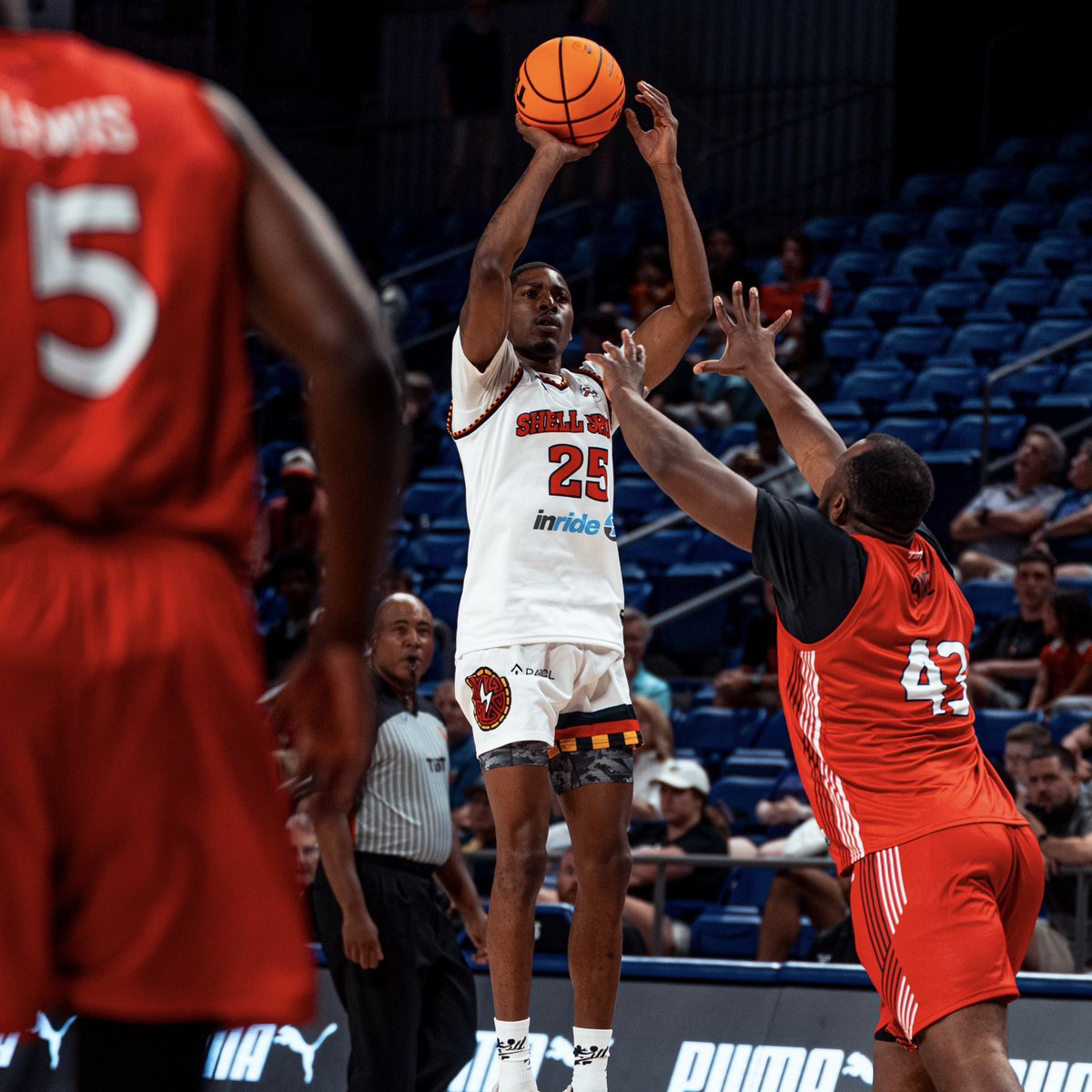 TBTTerps's tweet image. Ronald March appreciation post 💯
Our guy has two 20+ point performances and two game-winners through three @thetournament games. 🐢⚡️