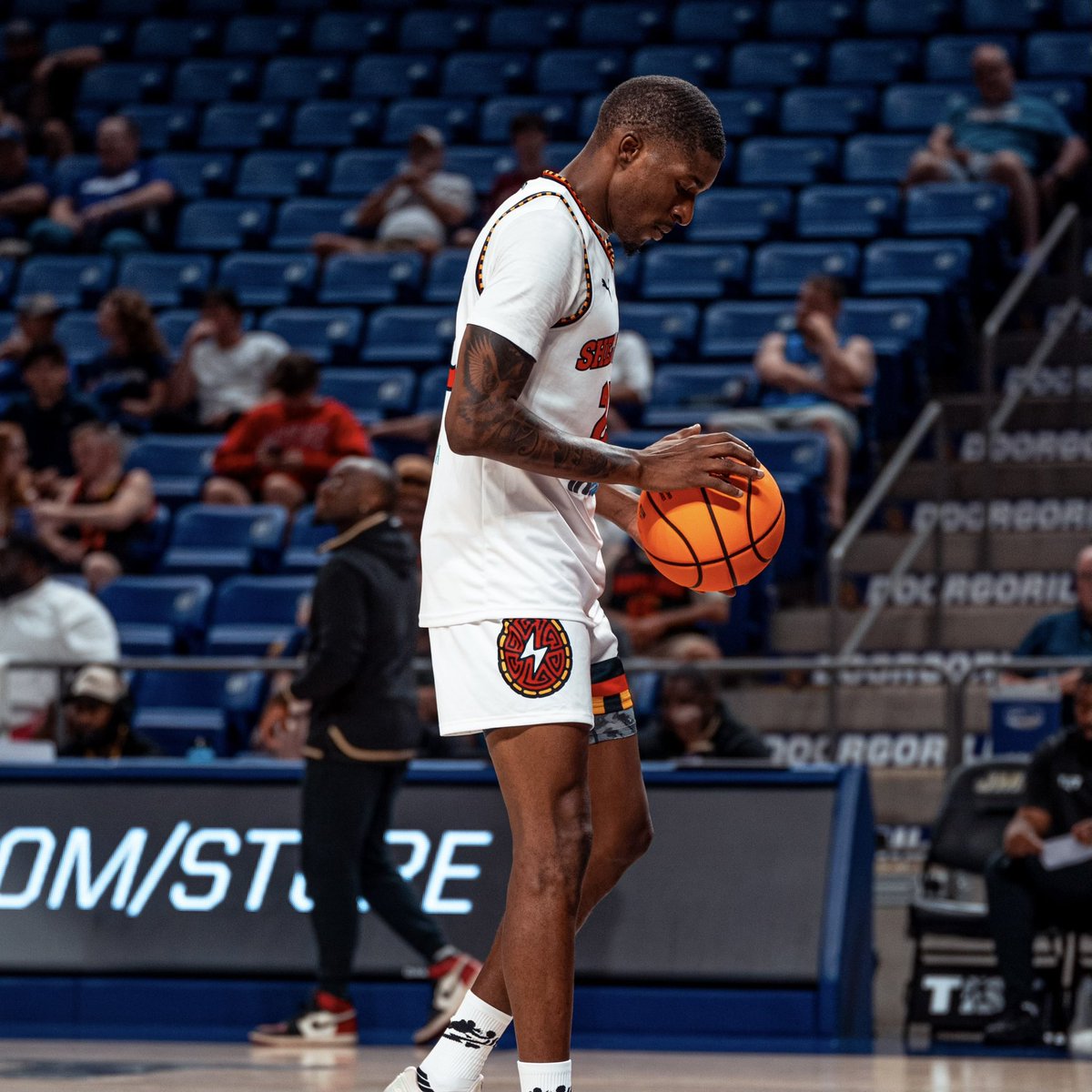TBTTerps's tweet image. Ronald March appreciation post 💯
Our guy has two 20+ point performances and two game-winners through three @thetournament games. 🐢⚡️