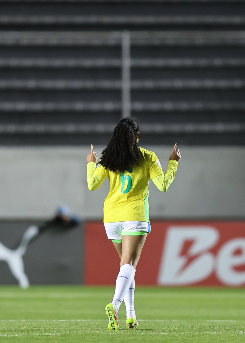 SelecaoFeminina's tweet image. COM A VOZ AVELUDADA:
SENHORA YASMIM!
📸Livia Villas Boas / CBF