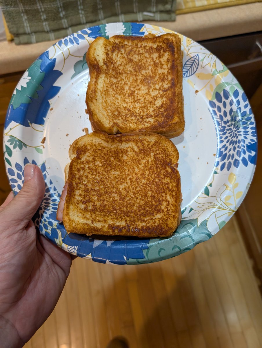 DJDex68's tweet image. Ladies and Gentlemen...may I present the perfectly cooked grilled ham and cheese