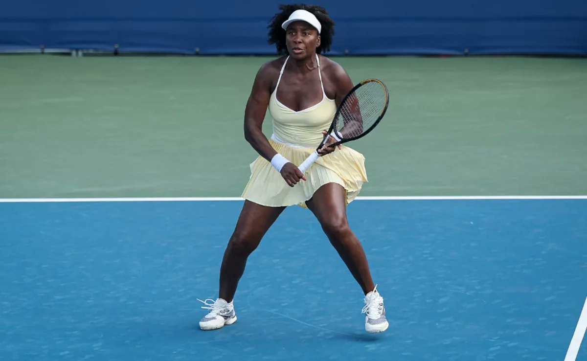 PlayProphetX's tweet image. Venus Williams (+1800) just SHOCKED the tennis world at age 45...
She takes out Peyton Stearns in the nations capital in straight sets, 6-3, 6-4 🤯