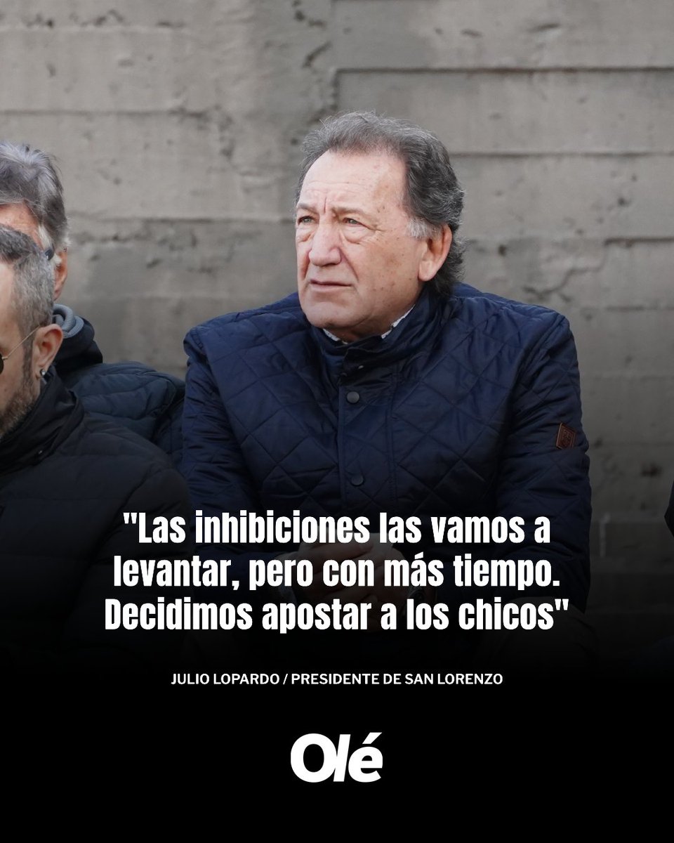 DiarioOle's tweet image. 🔵🔴 JULIO LOPARDO HABLÓ SOBRE EL PRESENTE DE SAN LORENZO
🗣️ “Las inhibiciones las vamos a levantar pero con más tiempo. Decidimos apostar a los chicos y no traer jugadores que no iban a cambiar la ecuación y que iban a tapar a los chicos. Eso sí, si no traemos no vamos a…