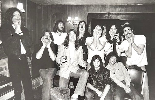Whitesnake's tweet image. I’ve Known & Loved Him Since We Met At The California Jam In 1974…An Awful Lot Of Loss This Year…Much Love To All…Goodnight, Sweet Prince…Say Hi To Randy, Please…❌❌❌
🙏✨🙏✨⭐️✨🙏✨🙏