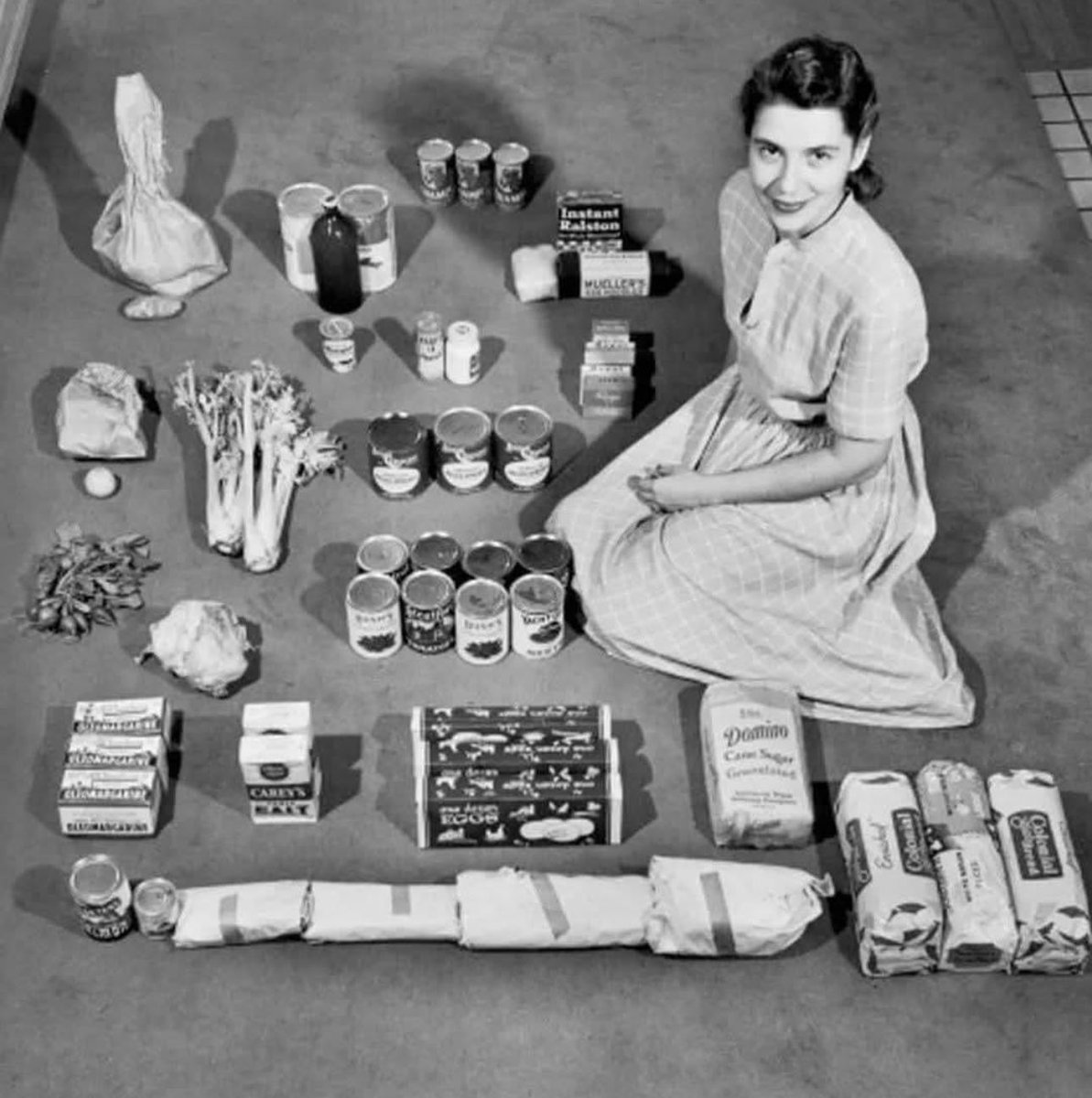 BrianRoemmele's tweet image. A week's worth of groceries in 1947. It costs a total of $12.50 a week to buy all of these groceries. This managed to feed a family of 4 with a single income, home mortgage and car payment.
