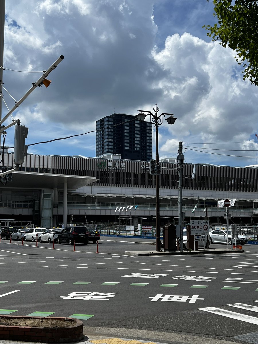 今日はこちらで。ほぼ一年ぶりの新潟駅。来るたびに変わってて結構楽しい。