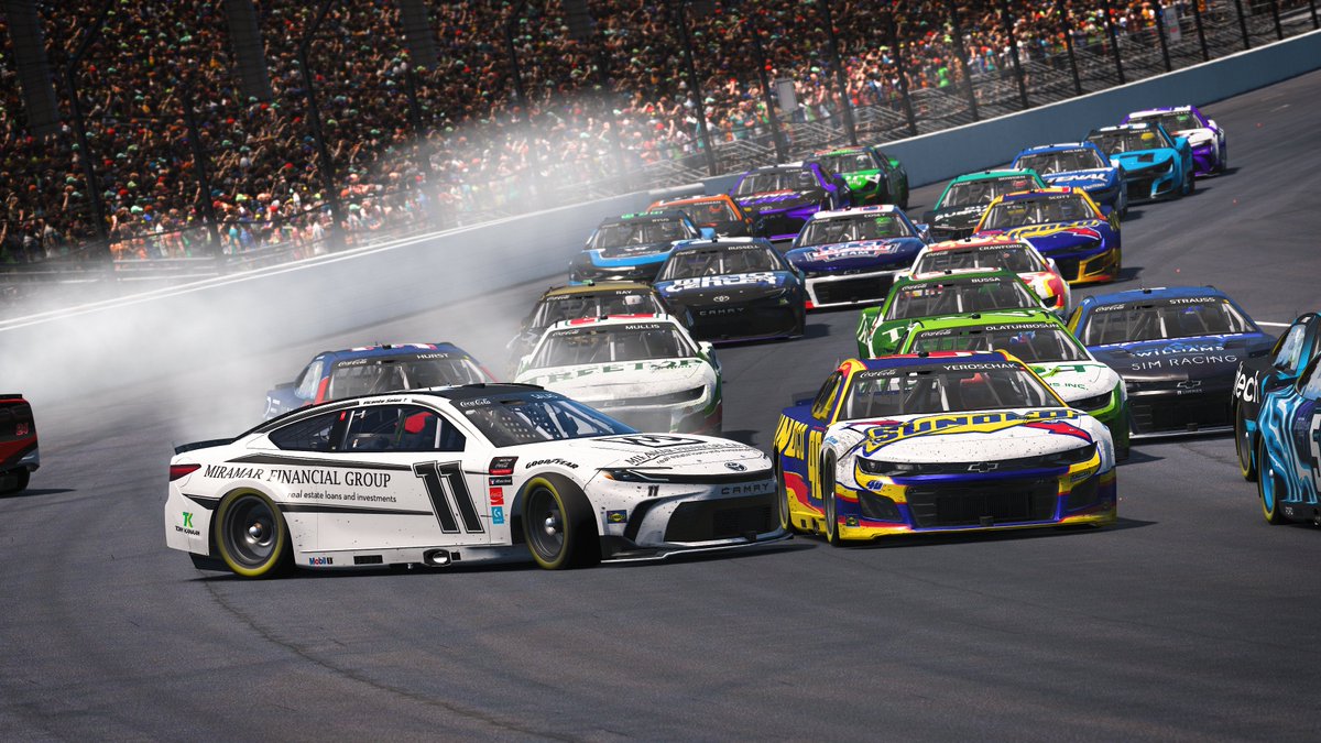 ENASCARGG's tweet image. Turn 1 claims another victim.
@vicente_salas14's chances for 3 in a row comes to an end.