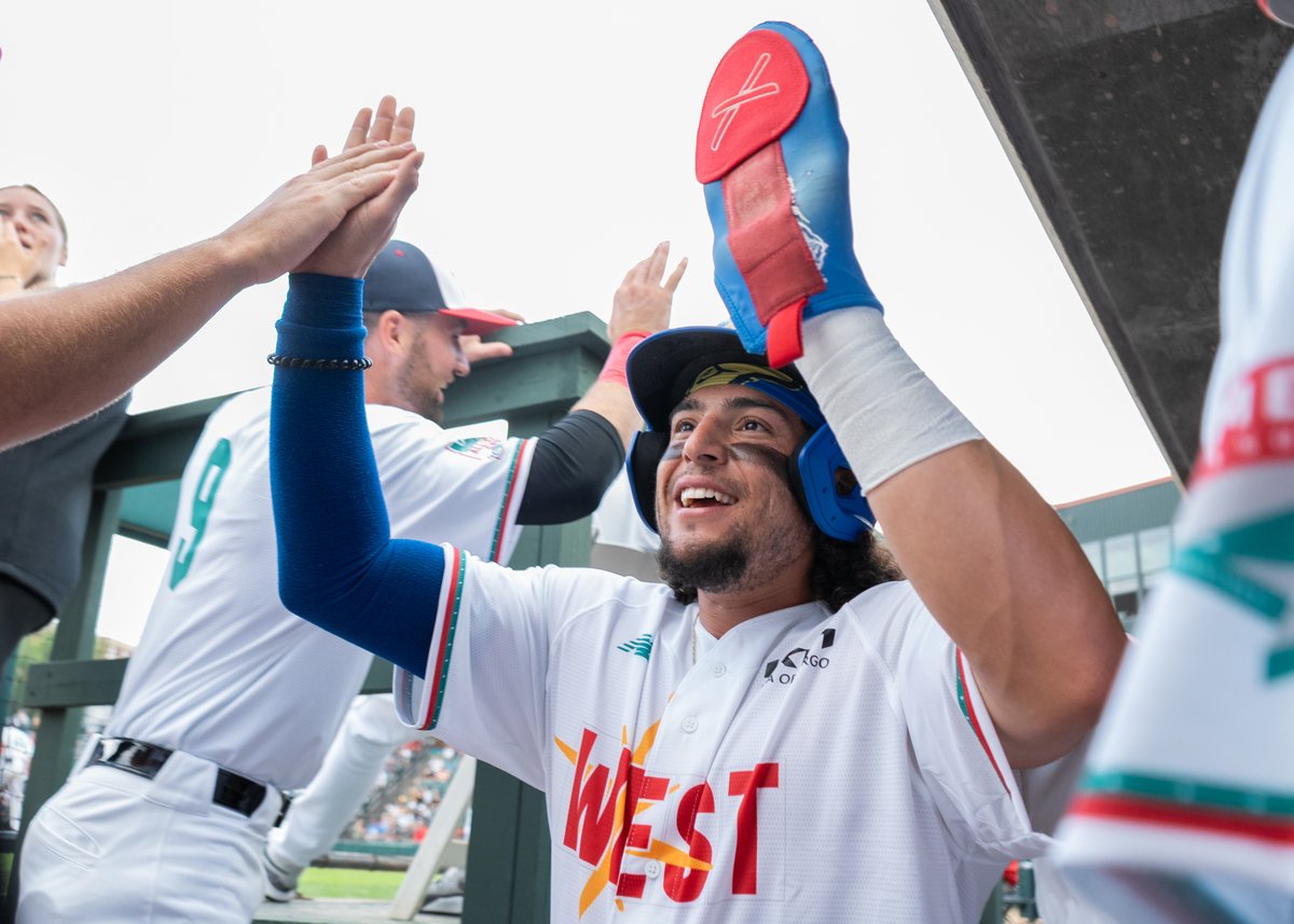 AA_Baseball's tweet image. All smiles for the West All-Stars as they take the lead! 😆
#WePlayToWin