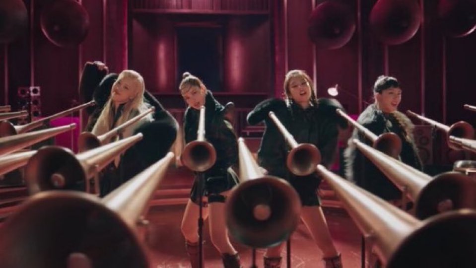chartsblackpink's tweet image. .@BLACKPINK “JUMP” – 10AM KST:
#2 Bugs (=)
#3 MelOn (=)*
#3 Genie (=)
#3 FLO (=)
*Unique listeners: 250,233 (+750) *new peak*