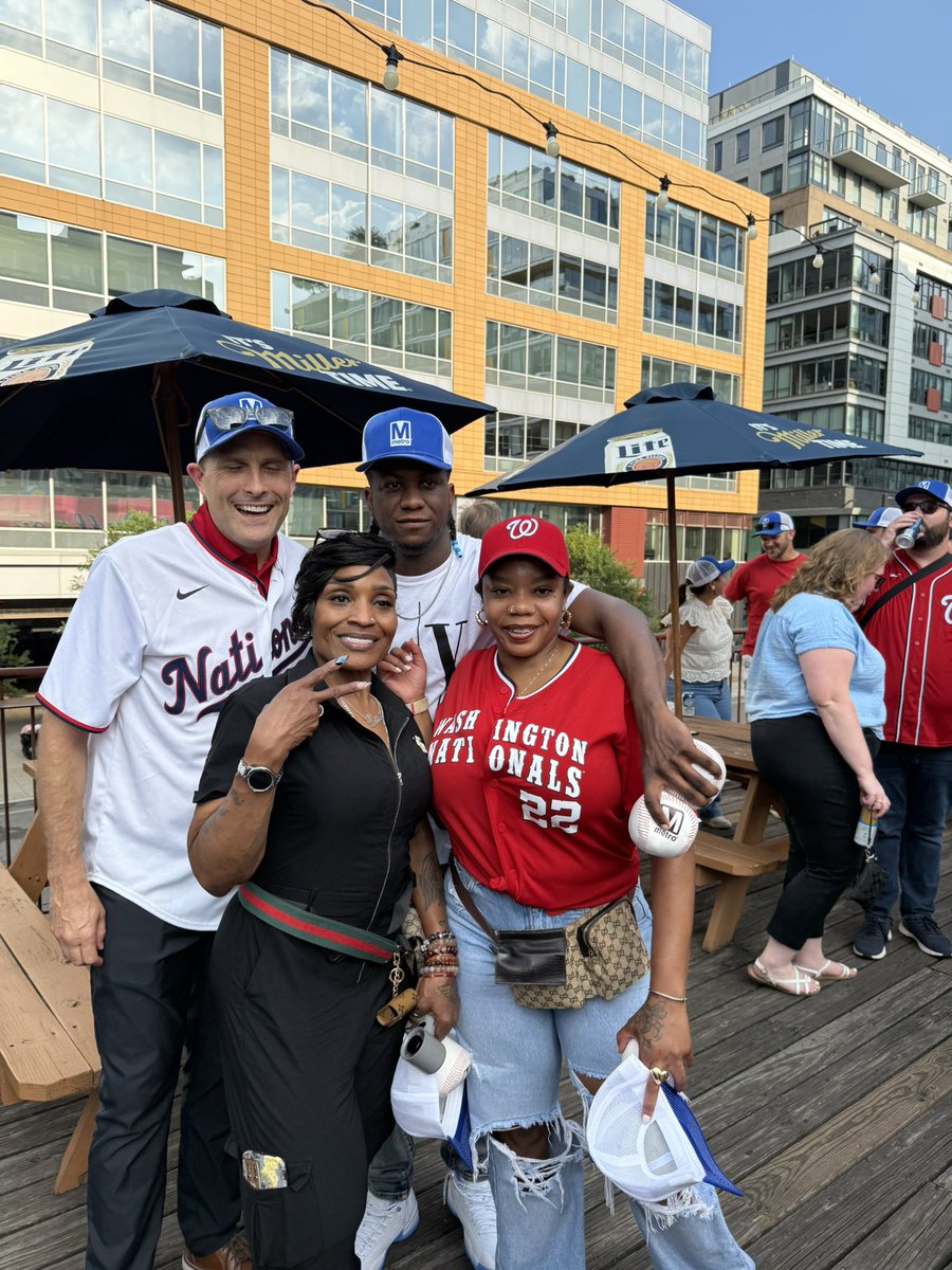 wmataGM's tweet image. Had a blast at Metro Night w/ hundreds of my colleagues cheering on the @Nationals. Plus great to engage our customers at Bullpen & at Navy Yard Station throwing Metro balls ⚾️. ❤️ our team and customers! #wmata