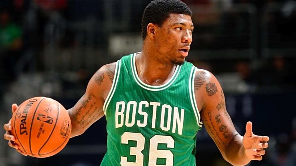 Marcus Smart credits Rajon Rondo as his inspiration, now stepping into a similar Lakers role-both bring fierce defense and motivation to make an impact in LA!   yardbarker.com/nba/articles/m…