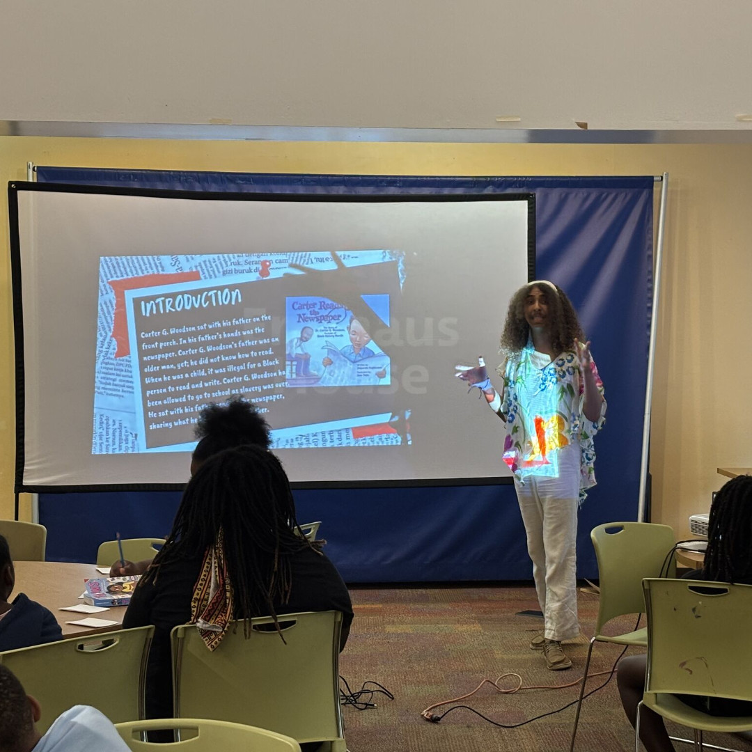 ChildDefender's tweet image. We’re beaming with pride for our #BlackStudentLeadershipNetwork Ambassadors Jordan Freeman & D’Mya McCray! Last week, they led work at a freedom school honoring Black leaders & prepping literacy bags for Atlanta youth. Way to go, guys!