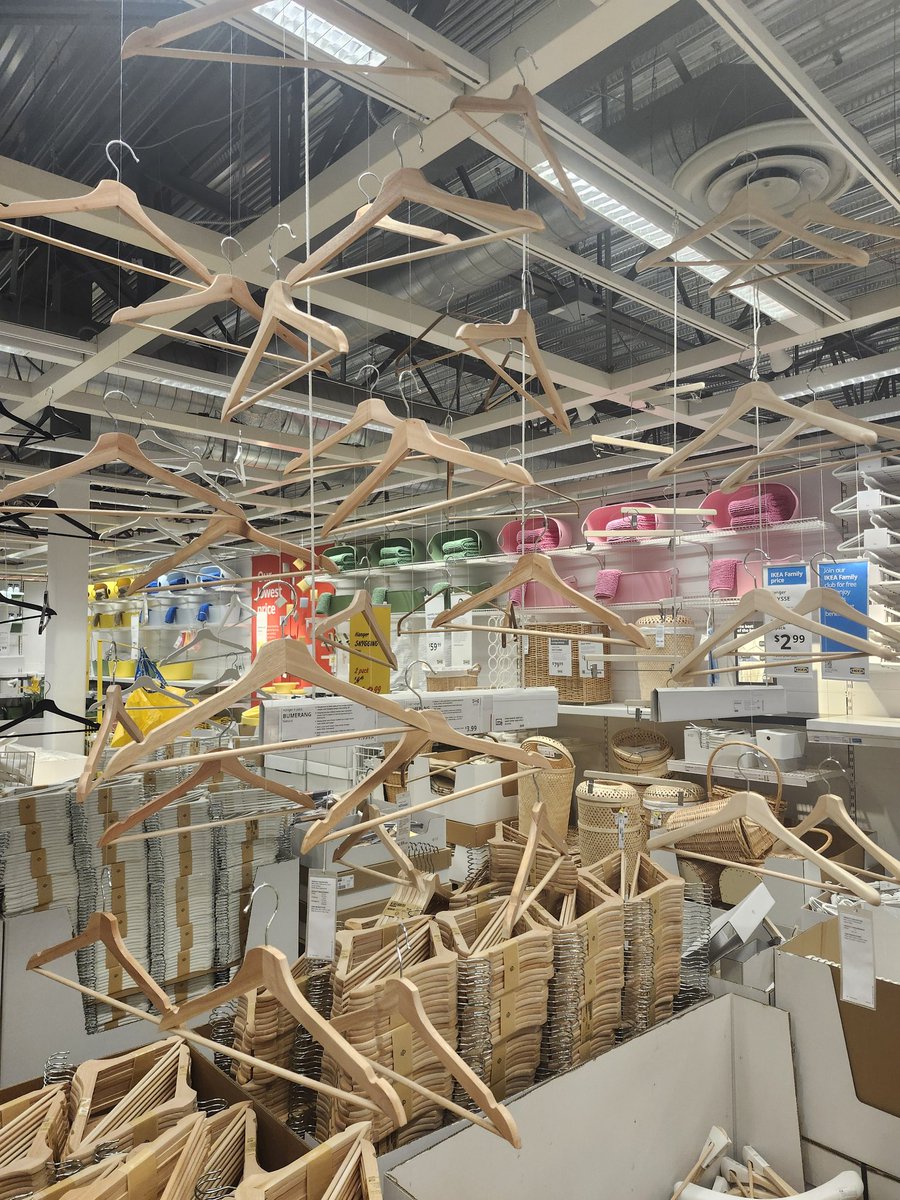 Bafael1's tweet image. Imagine going to someone's place and this is how they store all their clothes