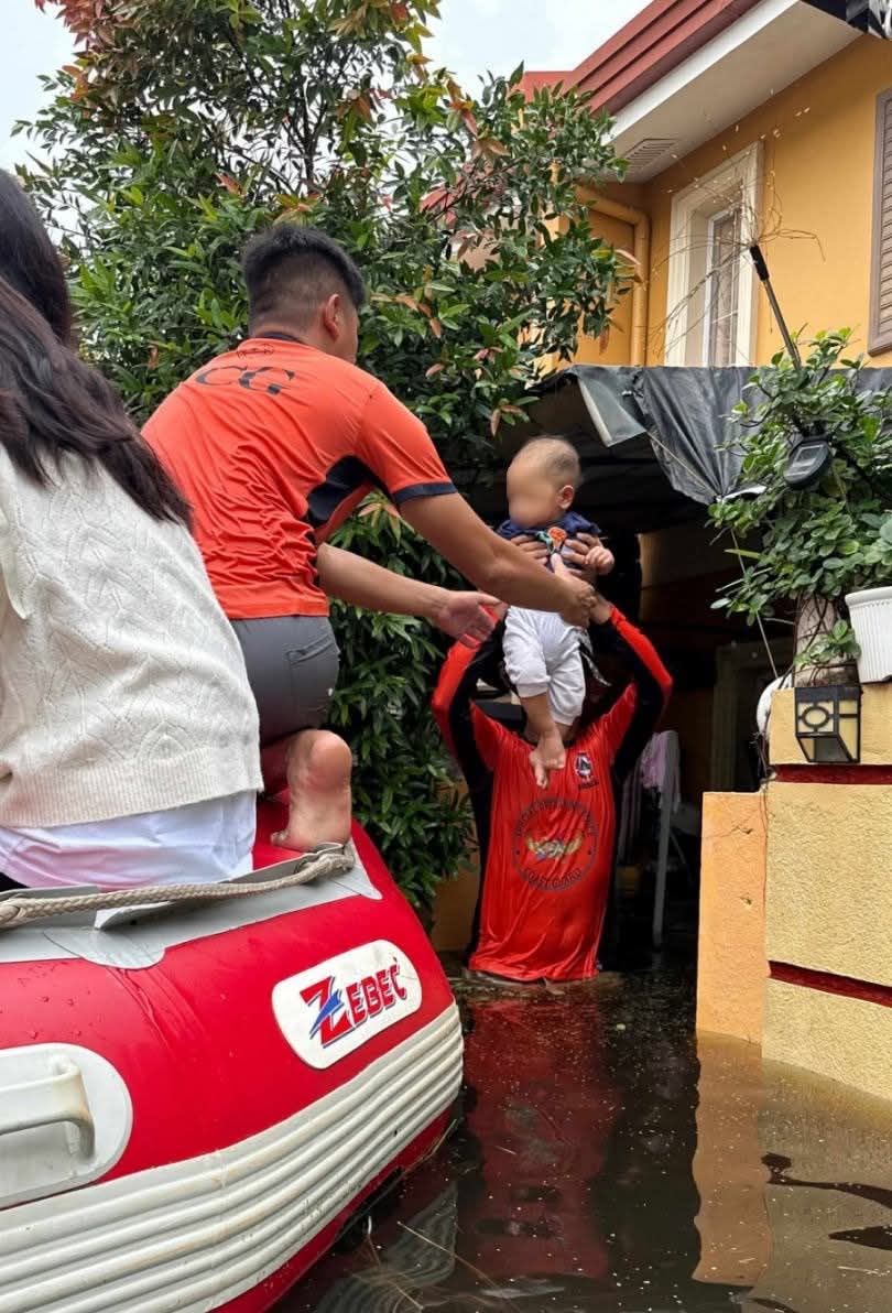 coastguardph's tweet image. 𝐏𝐂𝐆, 𝐈𝐍𝐈𝐋𝐈𝐊𝐀𝐒 𝐀𝐍𝐆 𝐌𝐆𝐀 𝐊𝐀𝐁𝐀𝐓𝐀𝐀𝐍, 𝐒𝐄𝐍𝐈𝐎𝐑 𝐂𝐈𝐓𝐈𝐙𝐄𝐍 𝐒𝐀 𝐏𝐀𝐌𝐏𝐀𝐍𝐆𝐀
✍️tinyurl.com/mrb4rzcs
#DOTrPH 🇵🇭
#CoastGuardPH
#MaritimeSectorWorks
