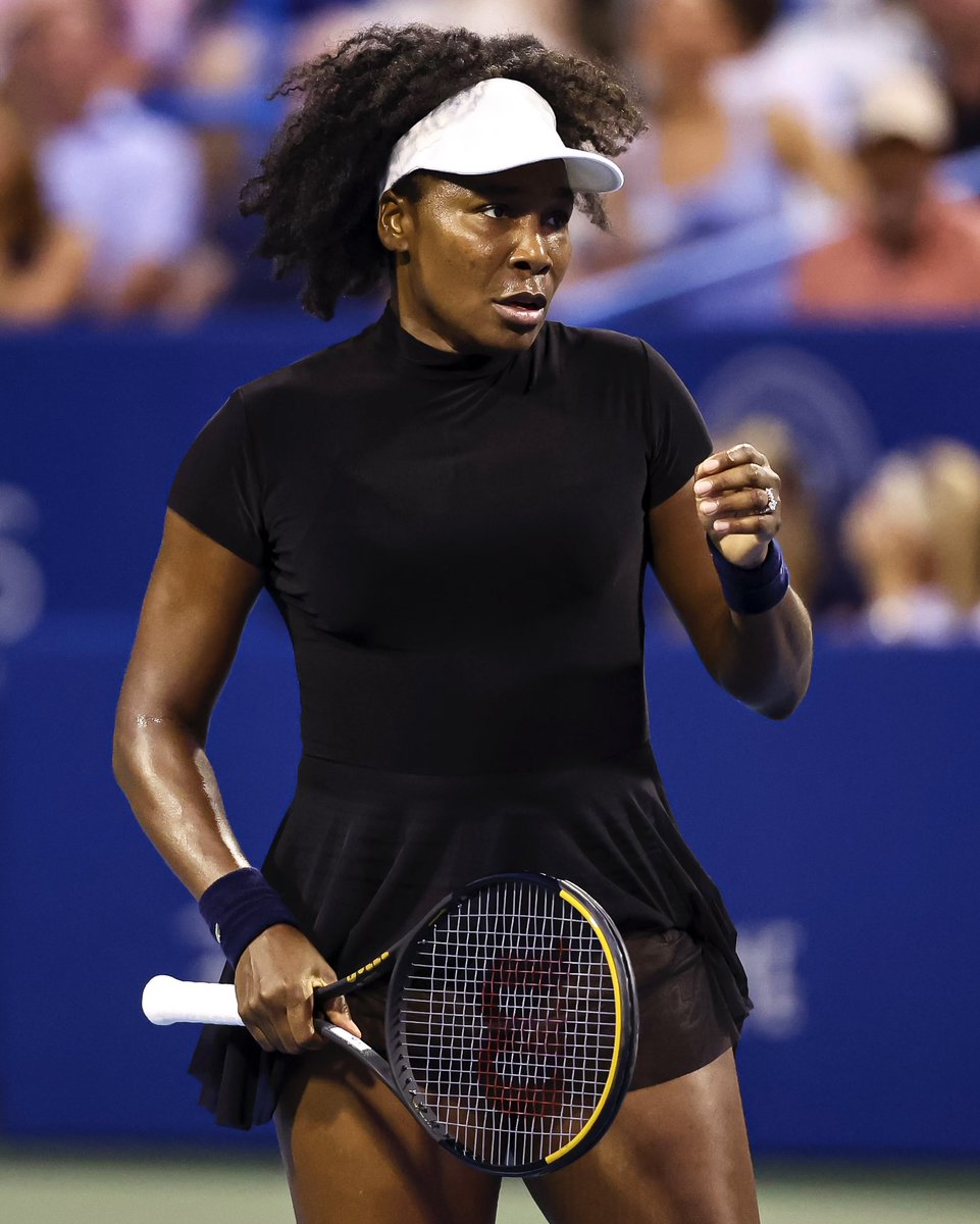 mubadalacitidc's tweet image. First singles win in 2 years - “Why not?” 🤩
@Venuseswilliams rolls back the clock, defeating Stearns 6-3, 6-4 under the lights in DC!
#MubadalaCitiDCOpen