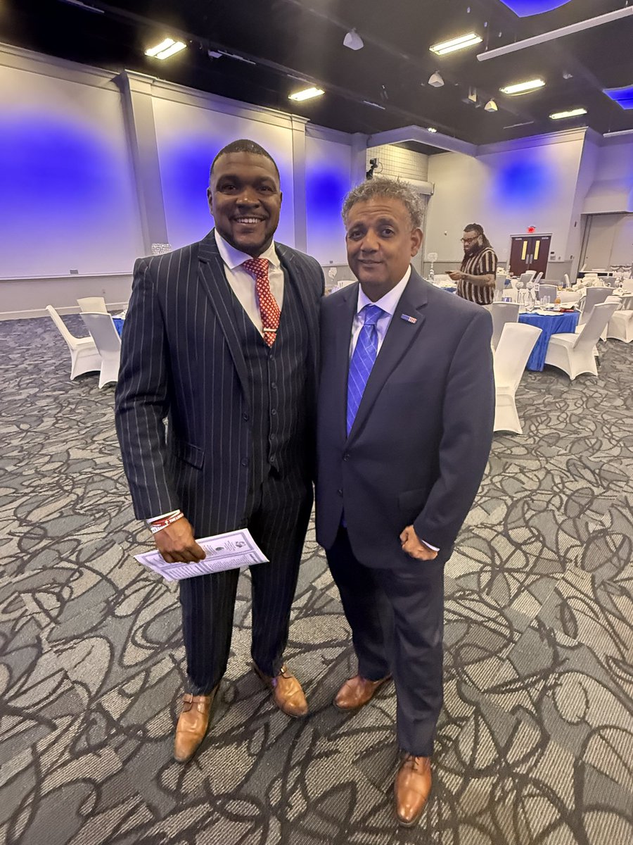 BrownforSC's tweet image. It was an honor to join the Women’s Pee Dee District Department of the Pee Dee Missionary Baptist Association for their Annual Fellowship Banquet. A beautiful evening of faith, fellowship, and community.