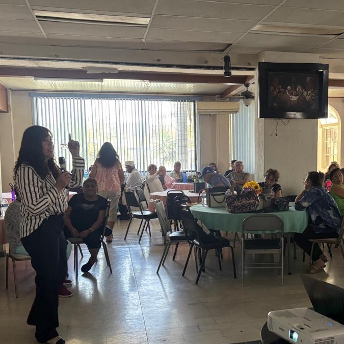 #ComunicaCEDHNL 📢| Personal del Instituto de Derechos Humanos de la Comisión, impartió la conferencia “Prevención del Abuso y maltrato hacia las personas mayores” el cual fue dirigido a personas mayores que acuden al Centro Gerontológico de San Nicolás de los Garza