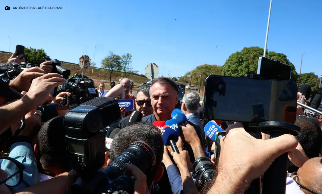 PDNewsBR's tweet image. Bolsonaro nega ter descumprido proibição de uso de redes sociais

politicadistrital.com.br/bolsonaro-nega…

#ALEXANDREDEMORAES #BOLSONARO #PROIBIçãO #REDESSOCIAIS #STF #USODEREDESSOCIAIS