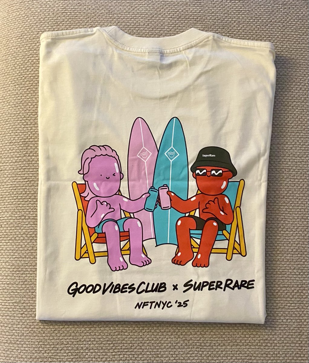 GVC x SuperRare hoody &amp; t-shirt are super comfy 

The hoody quality is unreal &amp; can’t wait to rock it this winter 

Special thanks to the legend 👇 
<a href="/RonnyyGuyy/">ronnyguy.eth</a> 
<a href="/tyguyot/">Tyler Guyot 🤙</a> 
<a href="/chrismguyot/">Chris Guyot 🤙</a> 

Join the <a href="/GoodVibesssClub/">Good Vibes Club 🤙</a> community immediately &amp; spread the vibes 🤙