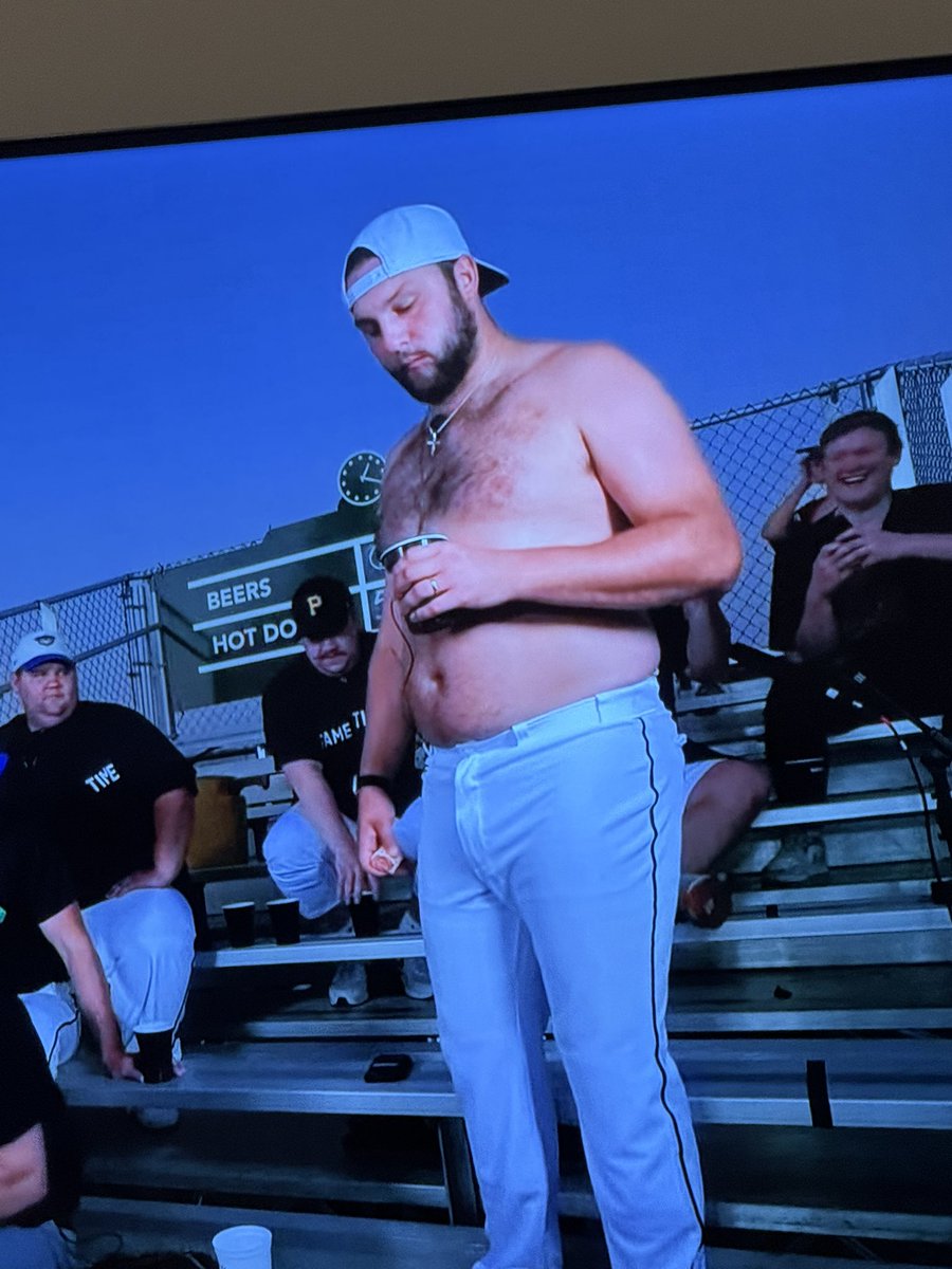 Marve25's tweet photo. @BarstoolBigCat we cannot let this picture of @danabeers get out. Please delete this from YouTube.  Thanks for your service.  @StoolAfterDark https://t.co/vn8esaTH3h