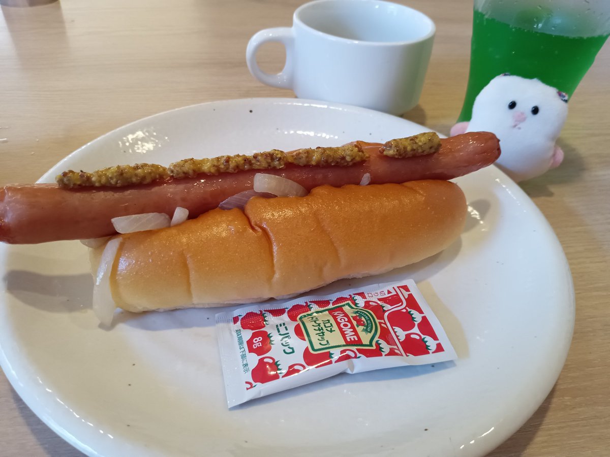 TAMA_TAYU's tweet image. ガストのモーニングだよ、はむちゃん

 #おでかけぬいはむちゃん