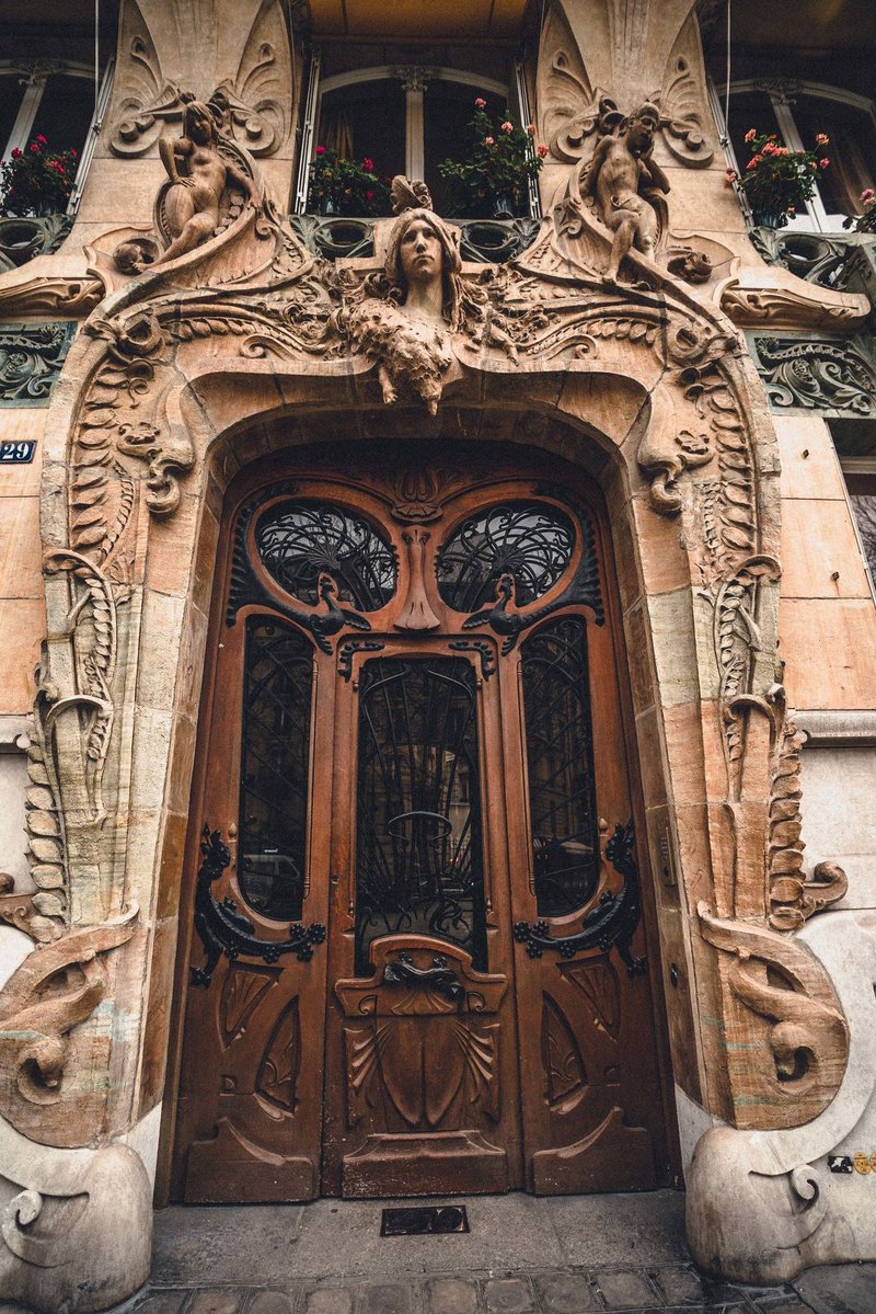 Fascinate_Hist's tweet image. There is something truly magical about the Art Nouveau movement.
📸The famous Lavirotte Building in Paris, France, designed by architect Jules Lavirotte and built between 1899 and 1901.