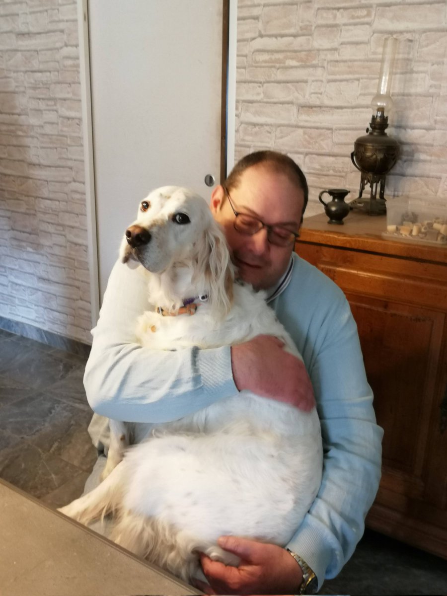 Vpg33340's tweet image. Il y a 1 an tu me téléphonais à 3H30 pour me demander de venir chez toi car tu n'allais pas bien....
2 heures après tu partais rejoindre maman et papa me laissant totalement anéantie....
Je pense à toi tout le temps, tu me manques tellement mon petit frère.
Je t'❤️ et mon 💔