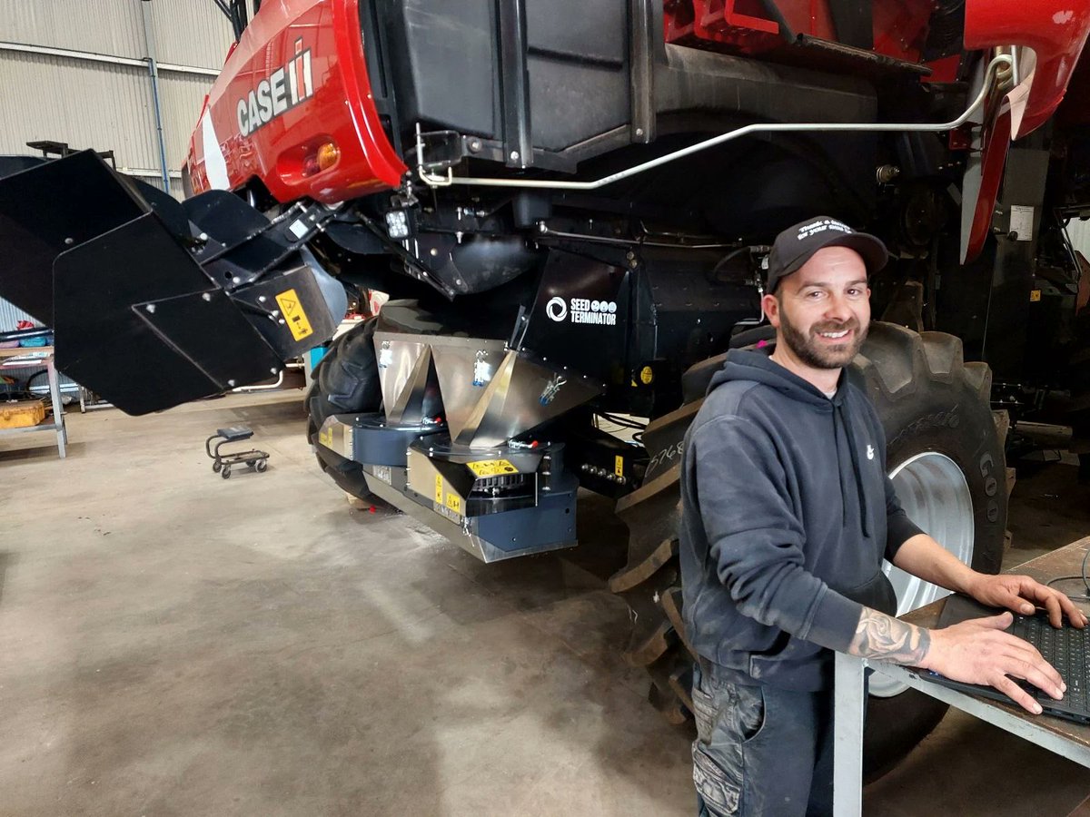 seed_terminator's tweet image. The Naughton family from Yorkrakine have just added a second Terminator - MY25 Origin with SmoothFEED 2 on their Case IH 9240.

Thanks to @boekemans Dowerin for the support and our tech Anthony for the install.

Red’s going faster now.

#SeedTerminator #CaseIH #WAAg #Terminate25…