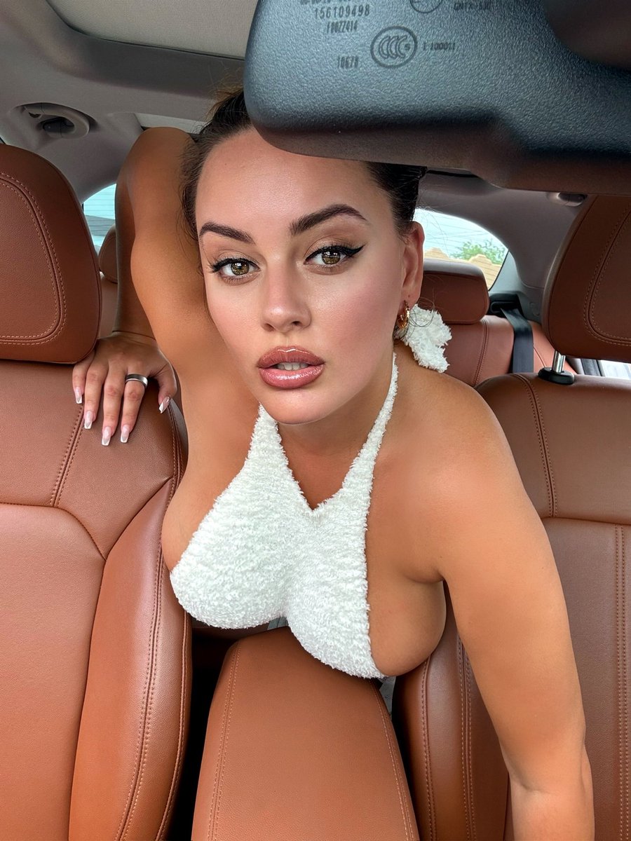 BiancaData tweet media