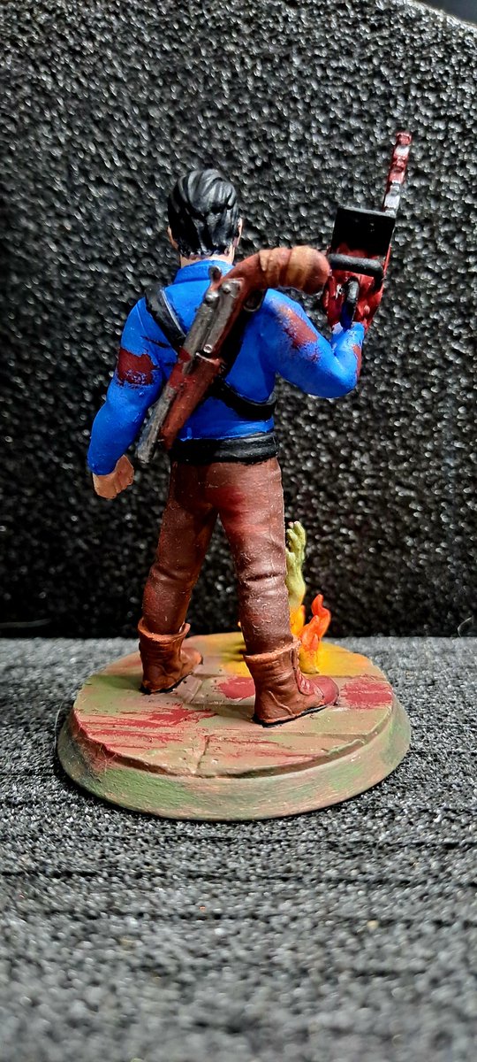 sharp2kn6's tweet image. First of the 3. @GroovyBruce Ash from Evil Dead/ Ash vs Evil Dead. #3DPrinting #HandPainted #EvilDead
