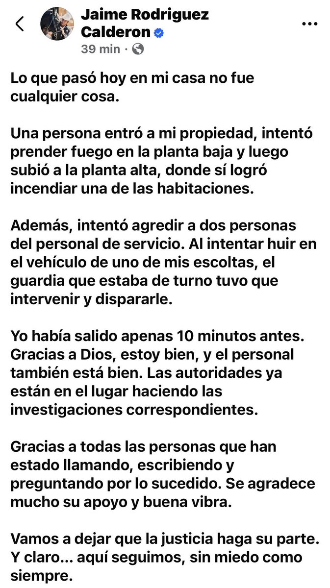 MLopezSanMartin's tweet image. 🚨 Un hombre entró a la casa de #ElBronco en García, provocó un incendio y fue baleado en el pie por un escolta.
Quedó detenido y hospitalizado bajo custodia.