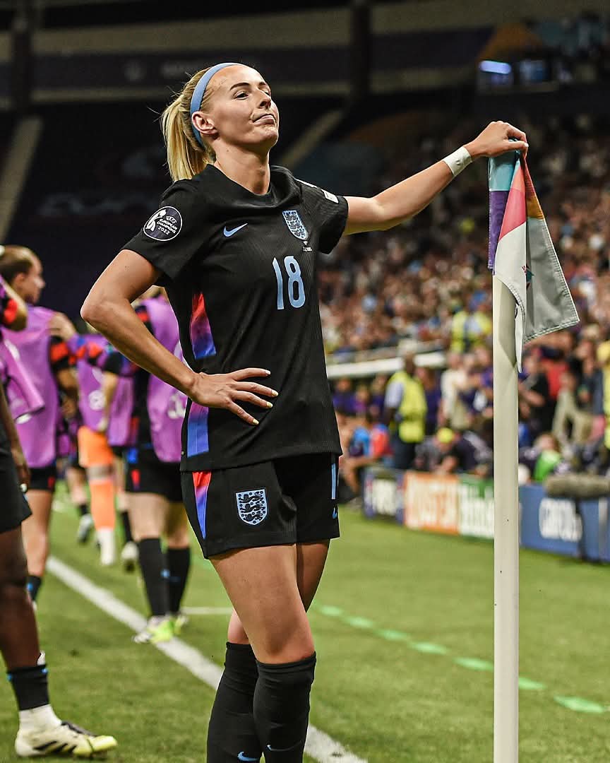 _jcav's tweet image. @@chloekelly is so clutch 🔥 @Lionesses

#WEURO2025