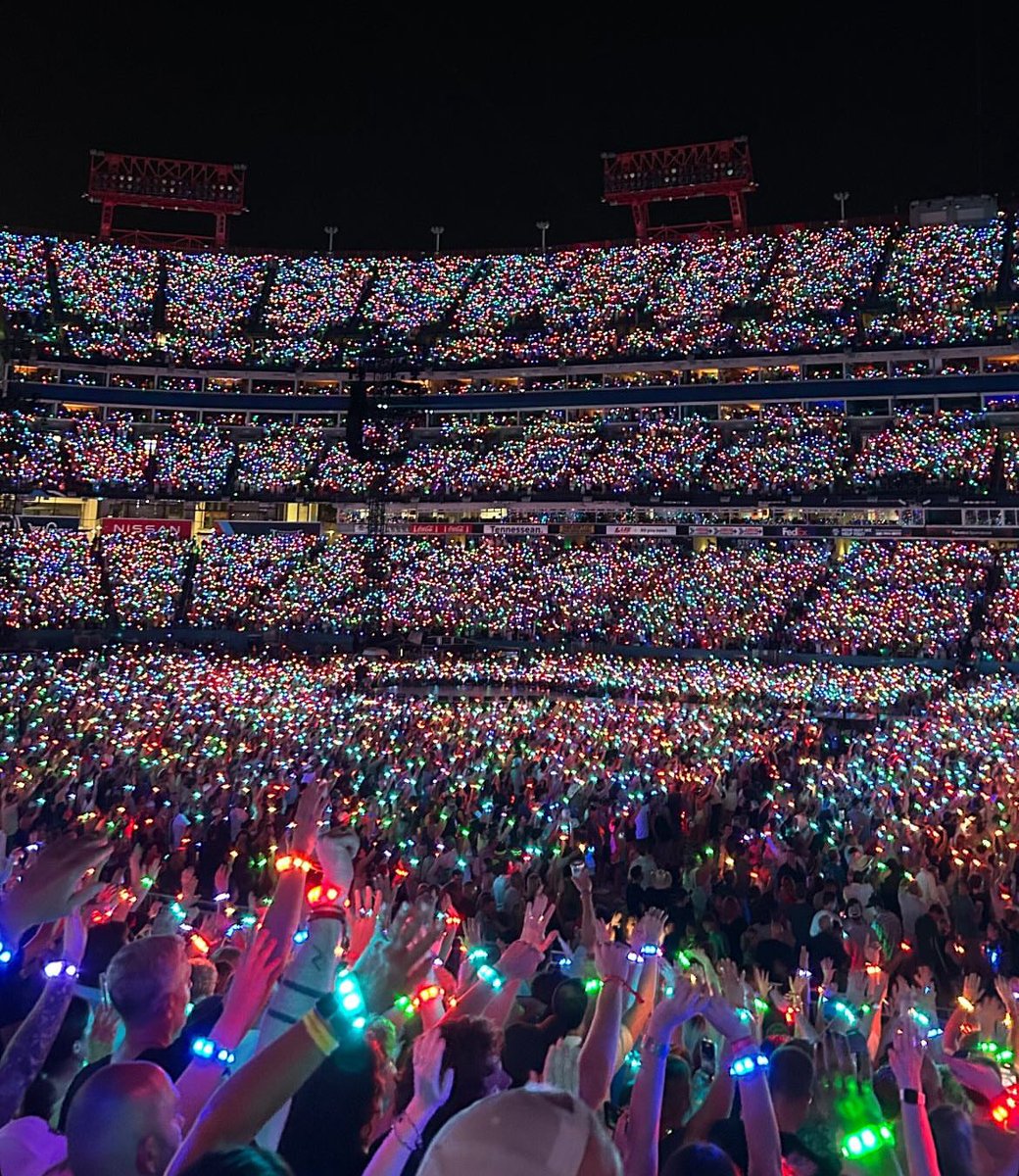 coldplayaccess's tweet image. Nashville glowing in the dark 🩷
#ColdplayNashville 🇺🇸 jacknesbitt95