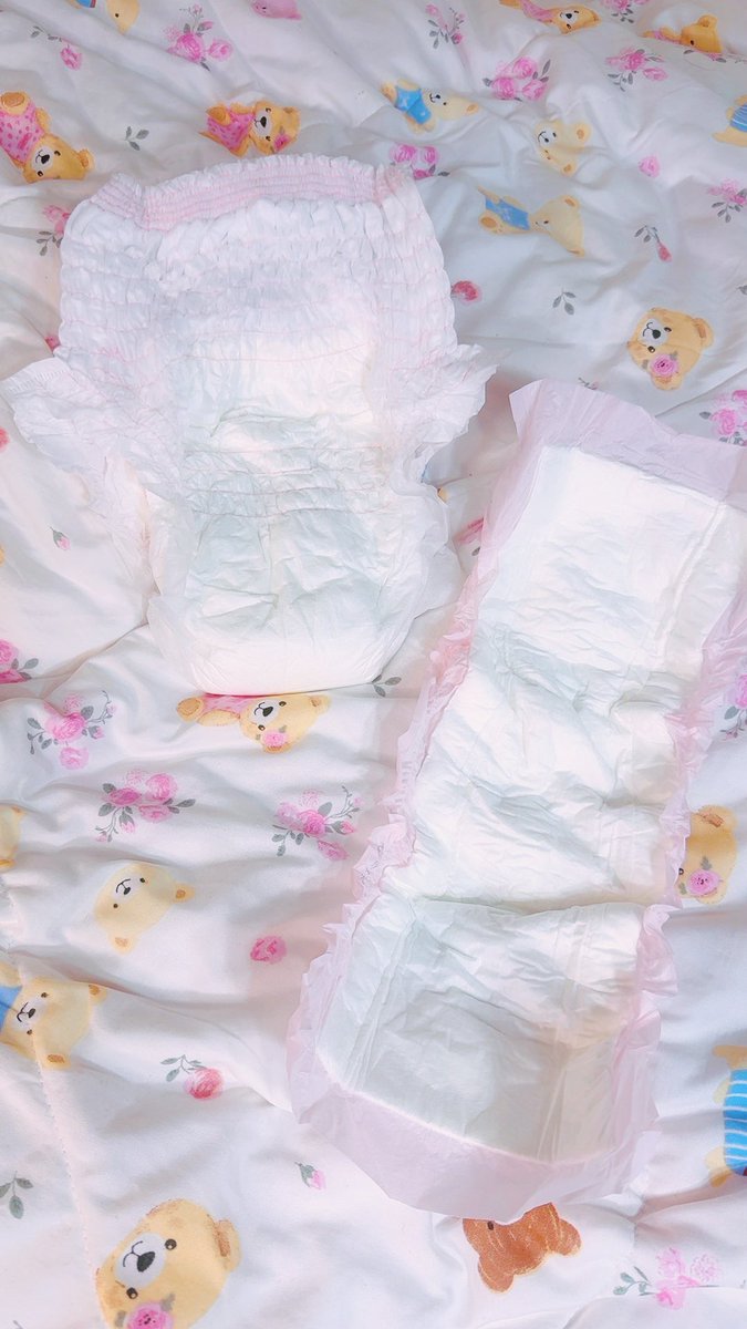 今日からおむつの耐久実験をしてみよっかなぁ〜…ってw
I'm going to try testing the durability of diapers today...w
#probablydirtyexperiment