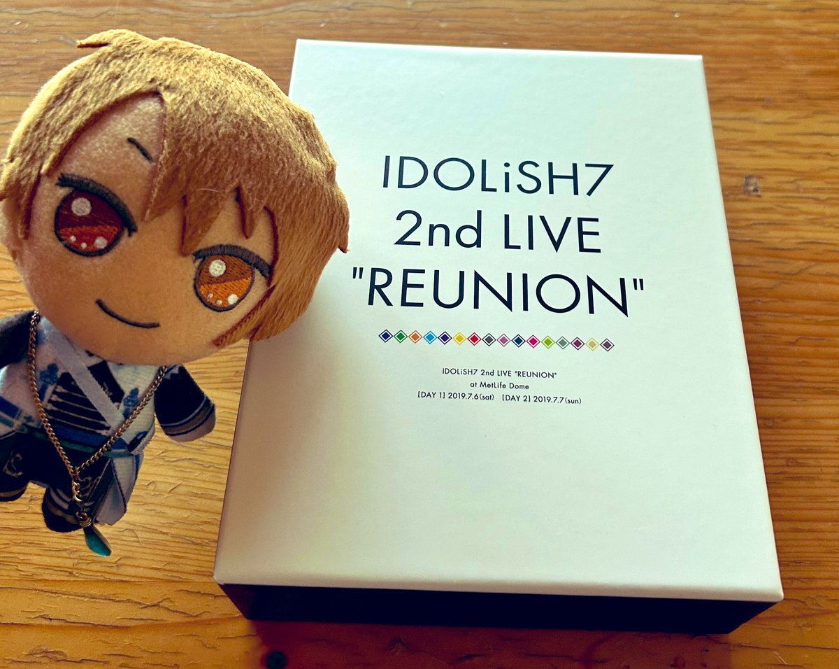 oshikatuaka_'s tweet image. 今日はゆーちゃんからお借りしているライブの円盤をムスコッちと鑑賞中✨✨
願いは何回見ても泣くっ😭😭😭
あんなおっきな会場が🐉カラーになるの見ると更に泣く✨😭✨