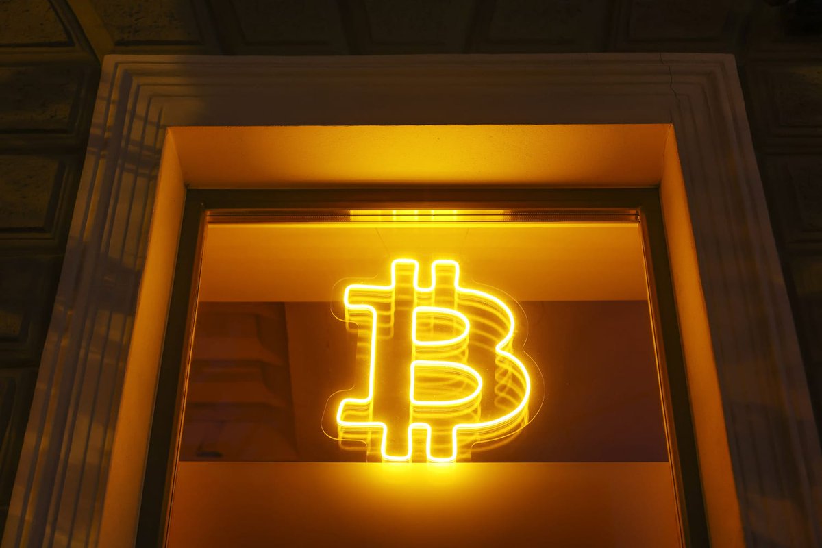 Brotocol_xyz's tweet image. The only Bitcoin's ticker and exposure is $BTC, nothing else. 🥇