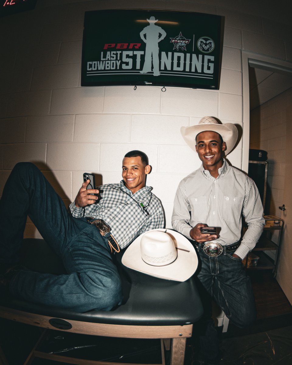 PBR's tweet image. Locker room flicks πΈ
π¨ ππππ ππππππ ππππππππ πππ π β‘οΈ 8PM MT