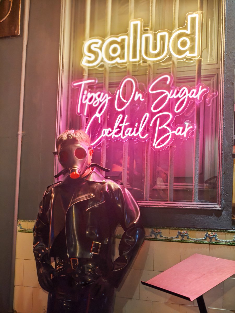 來嘟來了...🥽
Come all this way...🥽

🧥&amp;👖: <a href="/1010topman/">TOP MAN WORLD</a>

#ALONE_JL #LATEX #KINKSTER