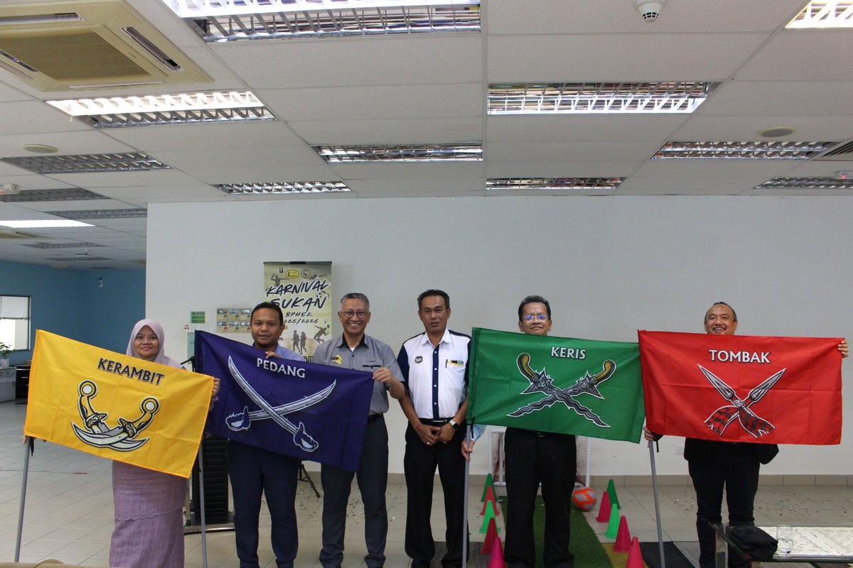 JKRWoksyop's tweet image. 21 julai 2025
Majlis Pelancaran Karnival Sukan BPMek 2025-2026. Majlis dirasmikan oleh Tuan Pengarah Kanan CKM.
Edisi ke-2 karnival sukan ini mempertandingkan 11 jenis sukan dan melibatkan 4 kumpulan rumah sukan iaitu Pedang, Keris, Kerambit & Tombak @IPJKR_Official @JKR_CKM