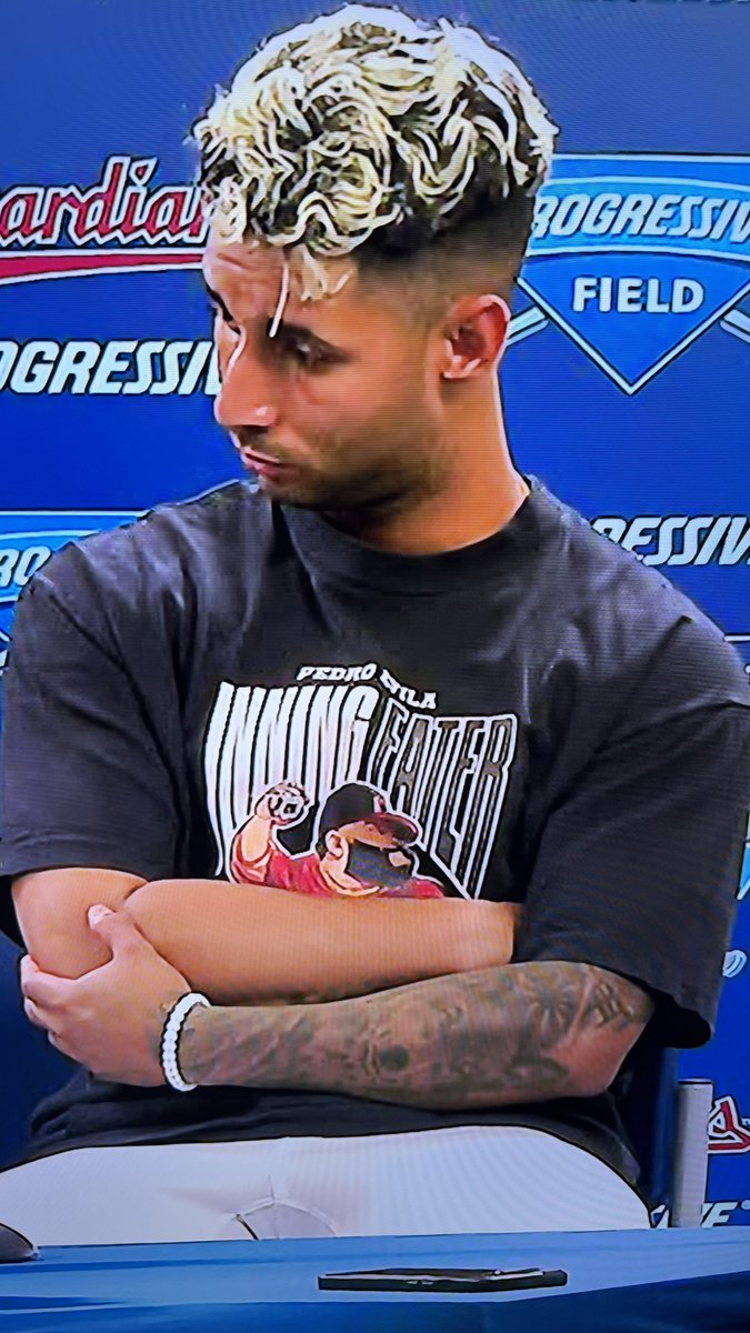 IsaacOkoroFan's tweet image. Brayan Rocchio wearing a Pedro Avila shirt postgame 💔