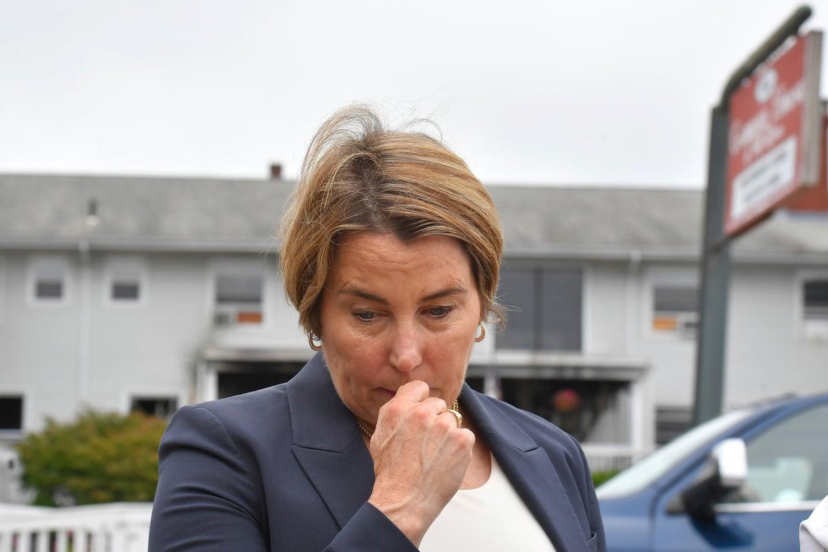 Independent's tweet image. Massachusetts governor will give an update on assisted-living fire that killed 10 independent.co.uk/news/fall-rive…
