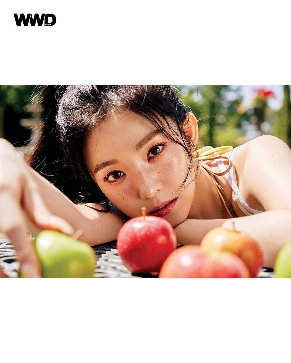 wwdkorea's tweet image. #WWDSTAR #IRENE #아이린 #제작지원
런던 고성의 푸르른 정원 사이, 햇살 가득한 여름날을 닮은 아이린의 미소.
#WWD #WWDKOREA