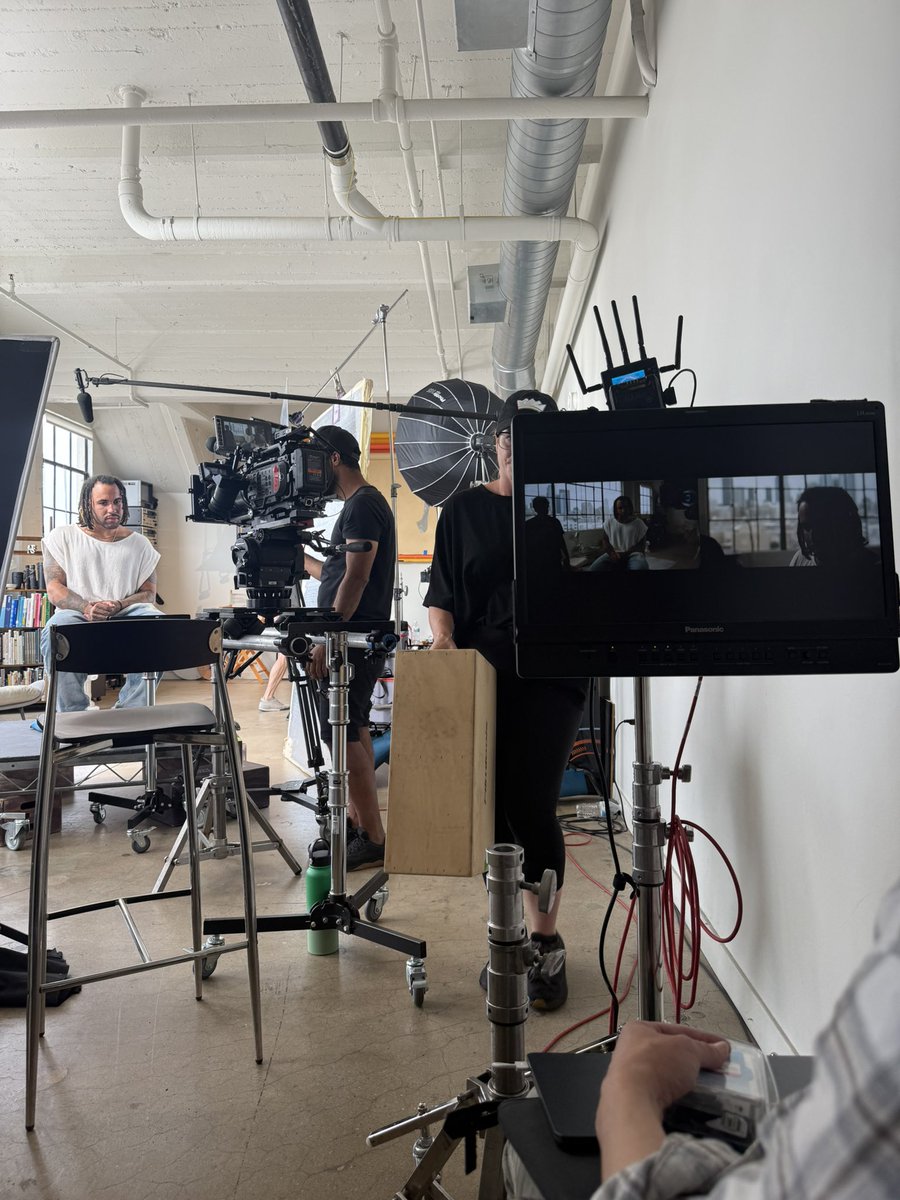 quinnslcm's tweet image. no video today, forgot to bring my SD card reader to LA while I support my homies documentary filming
still filming the videos to edit when im back Thursday