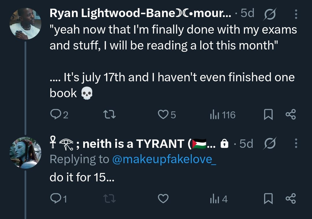 makeupfakelove_'s tweet image. The way all the books I will finish this month will just be 15th doctor books... This is the motivation I needed oh my