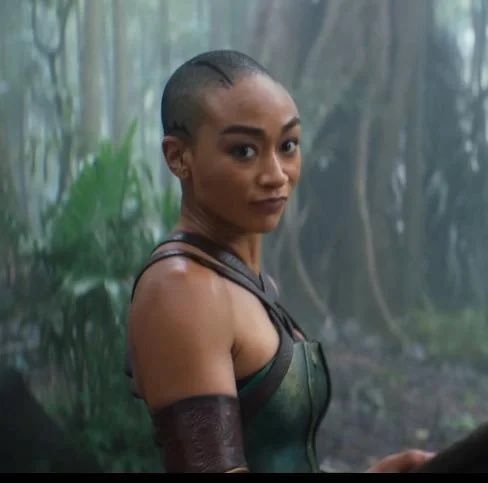ToastyMosty6969's tweet image. As a bald woman myself, I would preferred Jade to have hair and they at least could’ve slapped a wig on Tati Gabrielle.
#Jade #MortalKombatII #TatiGabrielle