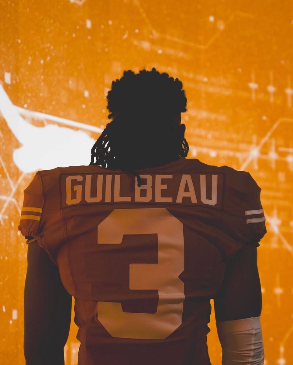 ontexasfootball's tweet image. Texas DB Jaylon Guilbeau shares pictures ahead of the ‘25 season 🤘
📸 via jaylon_guilbeau IG