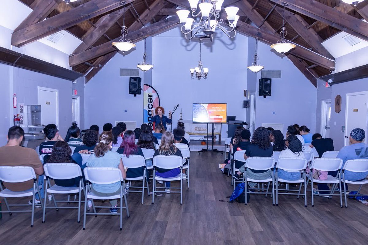 Yesterday’s Pathways to Academic Excellence event sponsored by <a href="/HispanicFed/">Hispanic Federation</a>  was inspiring! 
I spoke with students &amp; families about the power of owning our stories and identities to fuel success.

Our future is bright. 🌟
#PathwaysToExcellence