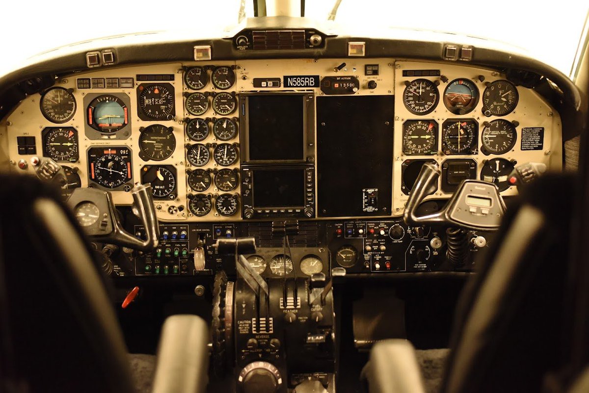 jersnav's tweet image. N585RB as it flew over midtown Tucson about 30 min ago. Two years ago we saw this plane in its hanger in Safford, AZ (Here's cockpit photo we got then). I think it's primarily a medivac plane.