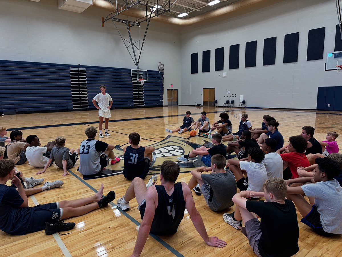 West High Hoops (@bwhs_hoops) on Twitter photo It was awesome having Wolverine great Dillon Bailey (<a href="/_dillonbailey/">Dillon Bailey</a>) at practice today! He talked to our guys about his journey, and the work ethic it took to reach his goals. He is coming off a NCAA March Madness Tournament appearance with Wofford! #theWESTway #WolverineWisdom It was awesome having Wolverine great Dillon Bailey (<a href="/_dillonbailey/">Dillon Bailey</a>) at practice today! He talked to our guys about his journey, and the work ethic it took to reach his goals. He is coming off a NCAA March Madness Tournament appearance with Wofford! #theWESTway #WolverineWisdom