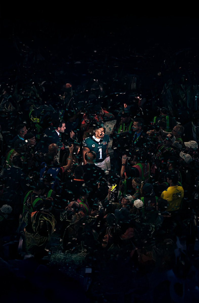BarkleysBurner_'s tweet image. Jalen Hurts is 45-17 as a starter since taking over in 2021.
In that same time span:
• Burrow: 36-23
• Jackson: 40-17
• Herbert: 35-29
• Tagovailoa: 32-21
The only one better? Mahomes with a 51-15 record.
Executives, say what you want, but 1 is a winner 😤
#FlyEaglesFly