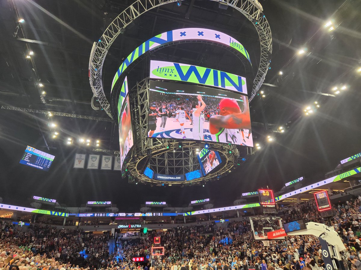 ChiStateOfMind_'s tweet image. Final at Target Center:
Lynx 91, Sky 68
Chicago drops to (7-16) on the season.
Next up - Matchup against Seattle at Wintrust on Thurs.
#Skytown